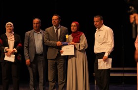 تتويج حنين خليل الغافي بطلة لتحدي القراءة العربي في فلسطين