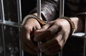 حبس المعتدية بوحشية على والدتها المسنة