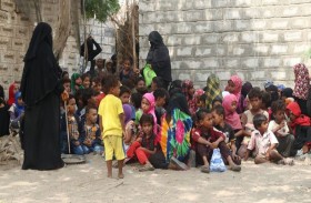 يمنية تحوّل بيتها إلى مدرسة 