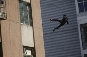 سقط اللص من الطابق الثالث