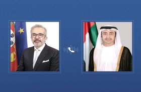عبدالله بن زايد ووزير خارجية البرتغال يبحثان هاتفياً العلاقات الثنائية والتطورات الإقليمية