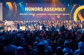 ‎جامعة عجمان تكرم طلبتها المتميزين وشركاءها الاستراتيجيين