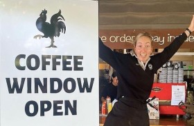 كيف حلّ هذا المقهى مشكلة نقص العمالة؟