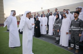 حمدان بن زايد يتفقد سير العمليات التشغيلية بمحطة قطار الاتحاد بمدينة المرفأ