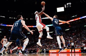 ميامي يبخّر آمال دالاس بالـ «بلاي أوف» 