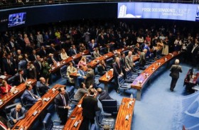  المحكمة العليا البرازيلية تحذر من «تراجع الديموقراطية» 