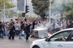 الشرخ يتعمق بين رجال الدين والنخب الأمنية في إيران     