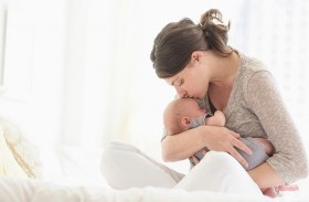 حليب الثدي لا يصيب الرضع بـ «كوفيد- 19»