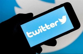 تويتر يعيد العلامة الزرقاء لمستخدمين صاروا في العالم الآخر