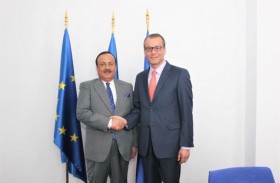 سفير الدولة يبحث مع وزير روماني سبل تعزيز التعاون الاستثماري