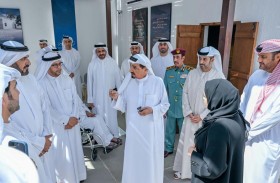 حميد النعيمي يزور بيت الشاعر راشد الخضر في عجمان