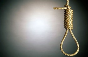 المرض النفسي ينقذ قاتل أمه وإخوته من حبل المشنقة