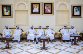 حمدان بن محمد ومكتوم بن محمد وأحمد بن محمد يقدمون واجب العزاء في وفاة خليفة بن ظاعن المهيري