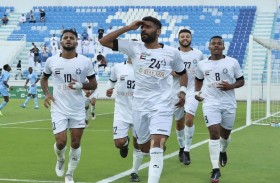 10 أهداف في «الدرجة الأولى» تعيد راشد عيسى إلى الواجهة