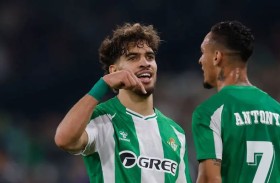 الزلزولي «جوهرة» بيتيس في الميركاتو.. صيف ساخن يترقب نجم المغرب