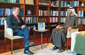 شخبوط بن نهيان يستقبل مسؤولين سويسريين لبحث التطورات في القرن الأفريقي