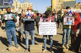 آلاف السودانيين يتظاهرون مجددا