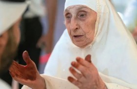 وصول أكبر حاجة إلى السعودية لأداء مناسك الحج عن عمر 130 عاما