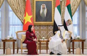 رئيس الدولة ونائبة رئيس فيتنام يبحثان علاقات البلدين