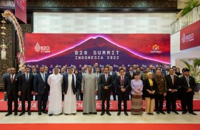 رئيس الدولة يلتقي عدداً من المسؤولين ورجال الأعمال الإماراتيين والإندونيسيين المشاركين في «B20» 