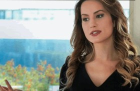 فنانة تركية تشارك صور اعتداء زوجها عليها 