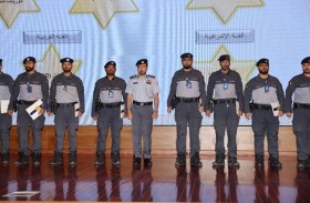شرطة أبوظبي تكرم المنتسبين المتميزين في العمليات المركزية