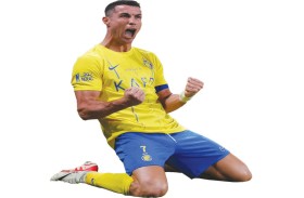 رونالدو ذارفاً الدمع وقارعا الطبل يتوج بلقب استثنائي