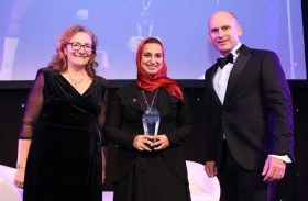 نوال الحوسني أول شخصية في الشرق الأوسط تحصد جائزة معهد الطاقة الدولي المرموقة