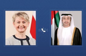 عبدالله بن زايد ووزيرة خارجية بريطانيا يبحثان هاتفياً العلاقات الثنائية بين البلدين