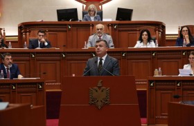 تاولانت بالا زعيم الأغلبية في البرلمان الألباني يشيد بقرار الإمارات بإعفاء مواطني ألبانيا من تأشيرة الدخول المسبقة