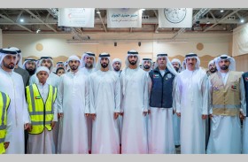 حميد وراشد بن عمار والمتطوعون يشاركون في تجهيز طرود «جسر حميد الجوي» دعما لقطاع غزة