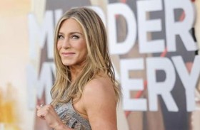 خاتم جينيفر أنيستون يُثير التكهّنات.. هل تزوجت؟