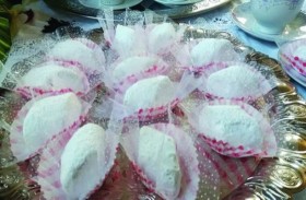 مقروط اللوز.. إبداع الجزائريين في عالم الحلويات