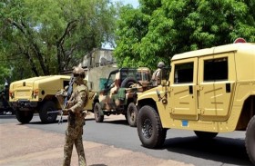 تصوير مرتزقة روس خلال دفنهم جثثا في مالي  