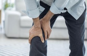 هذه العادات اليومية تدمر مفاصلك بصمت