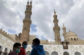 مصر تقرر إغلاق المساجد والكنائس والمتاحف وتأجيل امتحانات الفصل الدراسي الثاني للجامعات لمواجهة «كورونا» بوش 