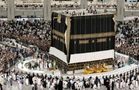 لماذا ترفع كسوة الكعبة وكم تبلغ تكلفتها؟