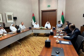 غرفة الشارقة تبحث تعزيز مرونة واستدامة أعمال المنشآت الصناعية
