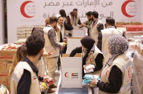 «الهلال الأحمر» ينظم فعالية لتعبئة وتجهيز المساعدات لسكان غزة في القاهرة