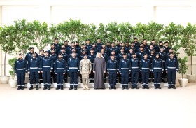 رئيس الدولة يستقبل فريق الإمارات للبحث والإنقاذ ويشيد بجهودهم الإنسانية العالمية