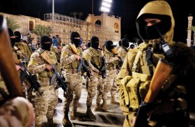 قافلة مسلحة تدعم رئيس الوزراء المؤقت وسط غليان في طرابلس