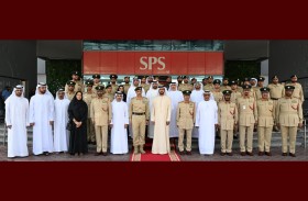 راشد بن حميد النعيمي يطلع على خدمات مركز شرطة المرقبات الذكي في دبي 