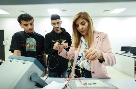 الجامعة الأمريكية في رأس الخيمة:  يزداد الطلب على المبتكرين المستقبليين في مجال الهندسة الكهربائية والإلكترونية 