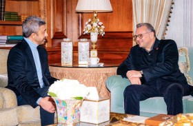 عبدالله بن زايد يلتقي مستشار الرئيس الأمريكي للشؤون الأفريقية والعربية في واشنطن