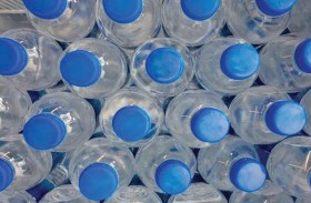 حقيقة صادمة عن زجاجات المياه البلاستيكية