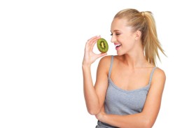 من الهضم إلى المناعة.. لماذا ينصح بتناول الكيوي يومياً؟