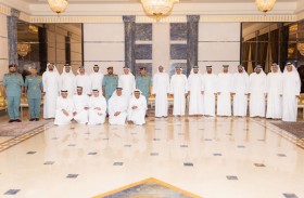 حاكم الفجيرة يستقبل الضباط العسكريين المتقاعدين من شرطة الفجيرة