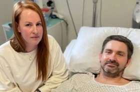 رجل يستعيد حركته بعد «موجة» أصابته بالشلل