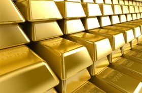 الذهب ينخفض مع تزايد  التوقعات برفع الفائدة الأمريكية 
