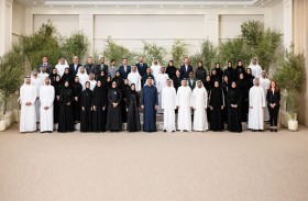 رئيس الدولة يستقبل فريق عمل جناح الإمارات في «إكسبو 2025 أوساكا» في اليابان